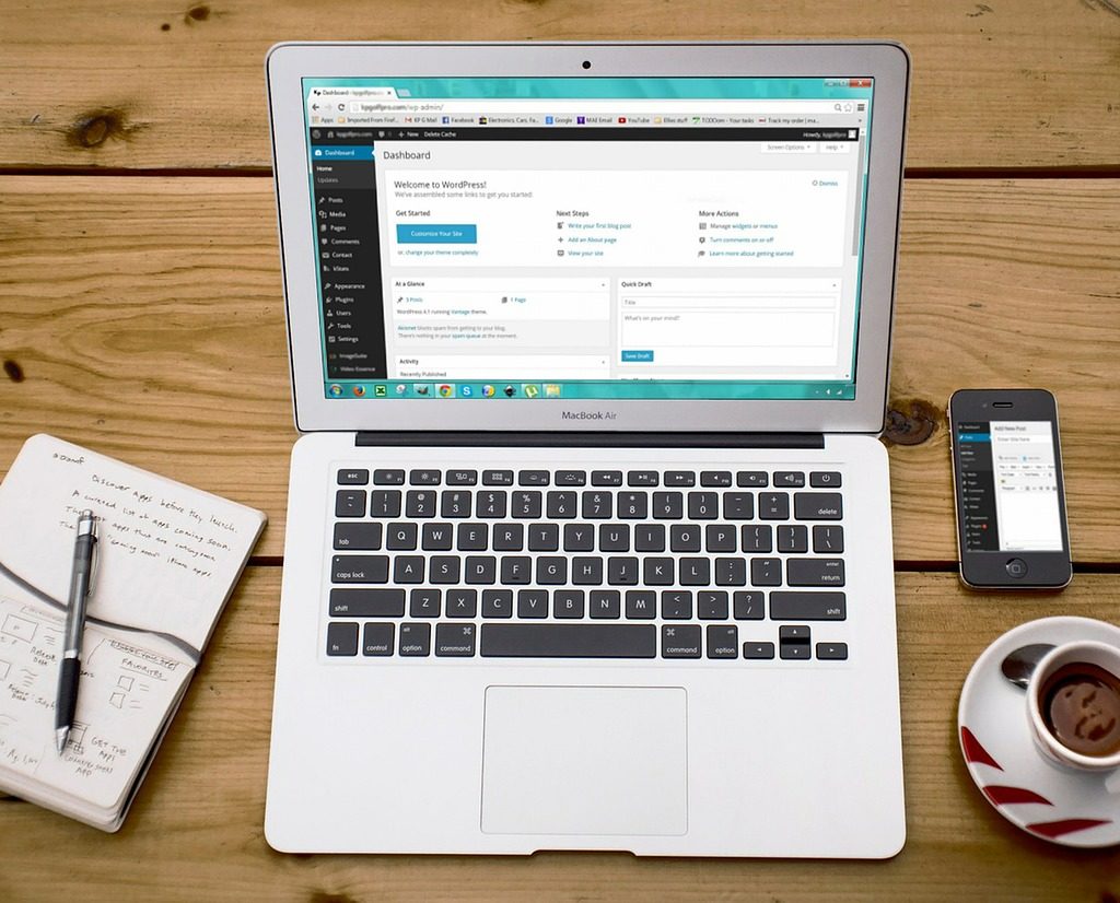 laptop, wordpress, wordpress design-593673.jpg